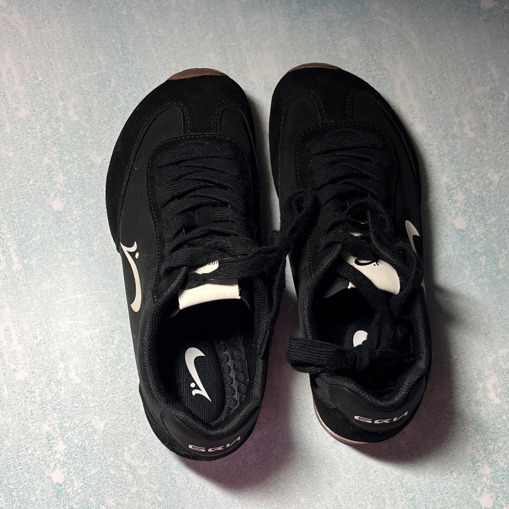 Alo copy Black Low-Top Sneakers with White Swoosh
